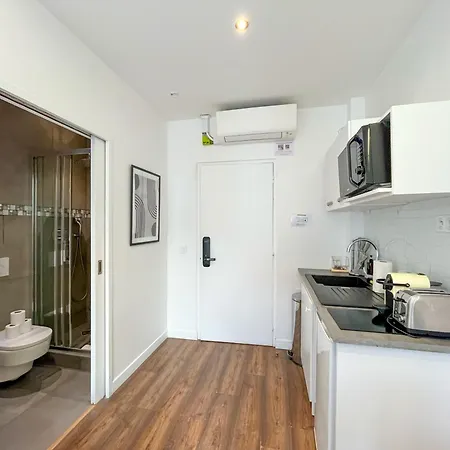 Urbanflat 208 - Beautiful In The Center Of